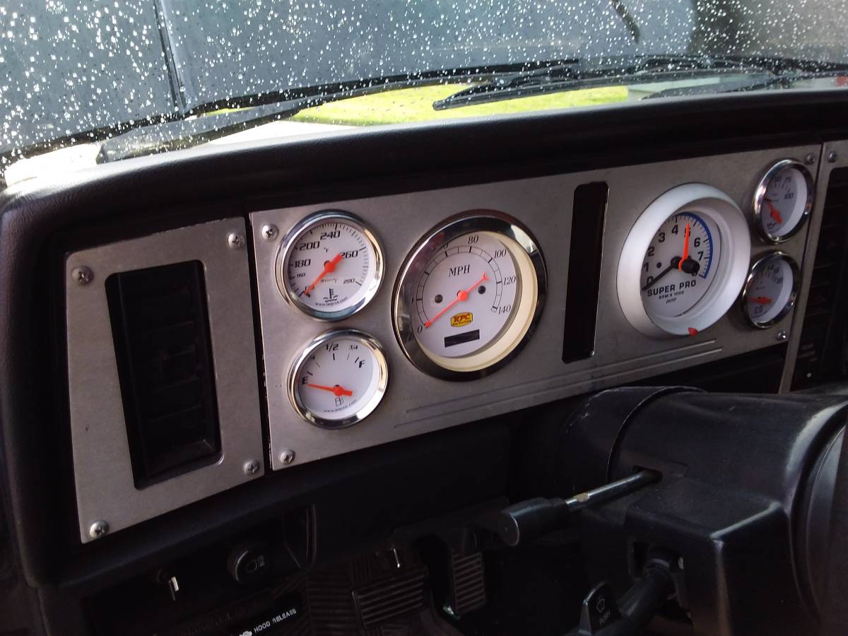 Gmc-jimmy-blazer-2wd-1985-black-8