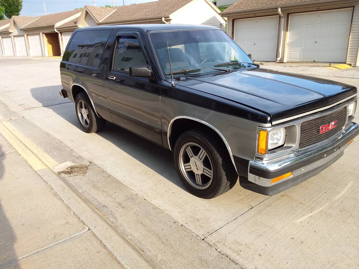 Gmc-jimmy-blazer-2wd-1985-black