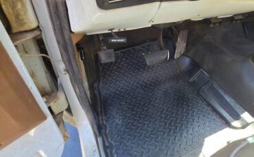 Gmc-jimmy-s1500-diesel-1990-white-10