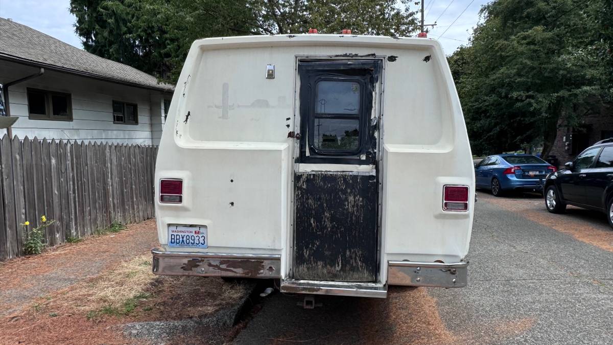 Gmc-jimmy-van-coach.-1979-3