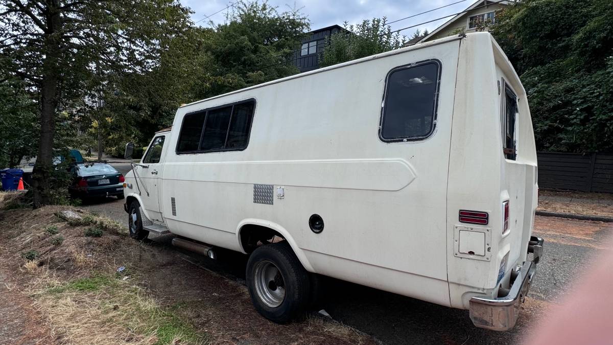 Gmc-jimmy-van-coach.-1979-5