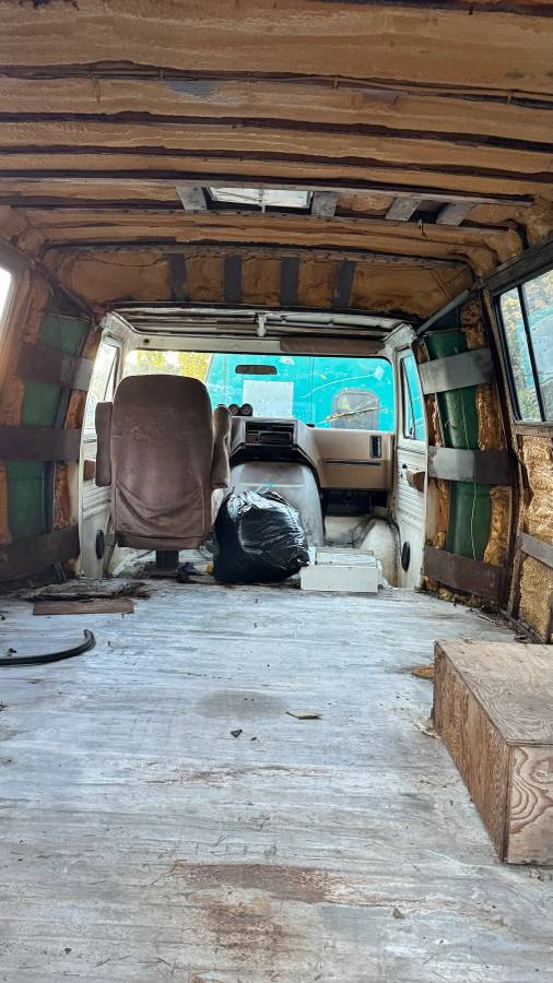 Gmc-jimmy-van-coach.-1979-7