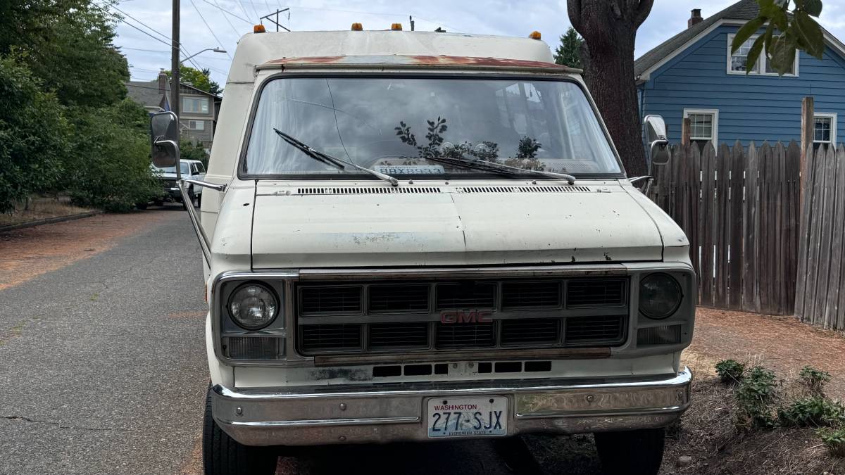 Gmc-jimmy-van-coach.-1979