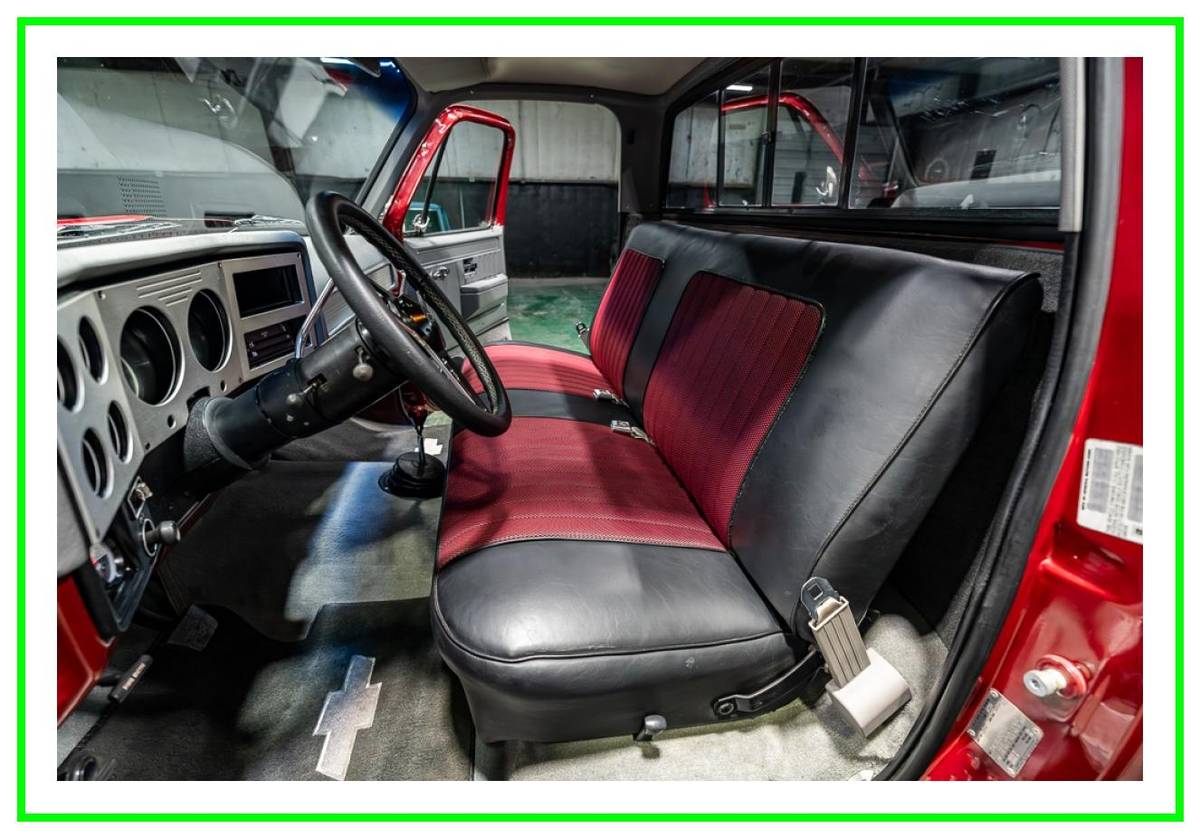 Gmc-k10-1976-silver-36