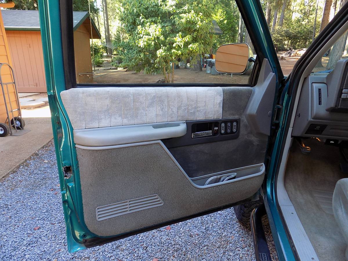 Gmc-k1500-sle-1993-green-11
