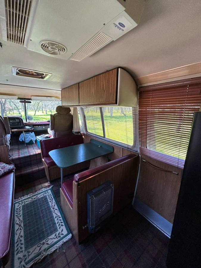 Gmc-motorhome-1973-custom-18