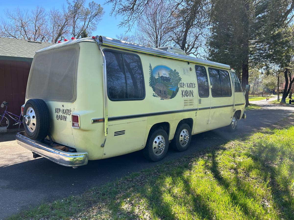 Gmc-motorhome-1973-custom-2