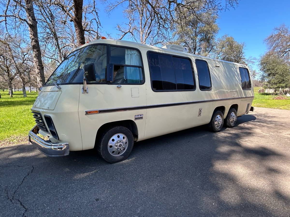 Gmc-motorhome-1973-custom-22