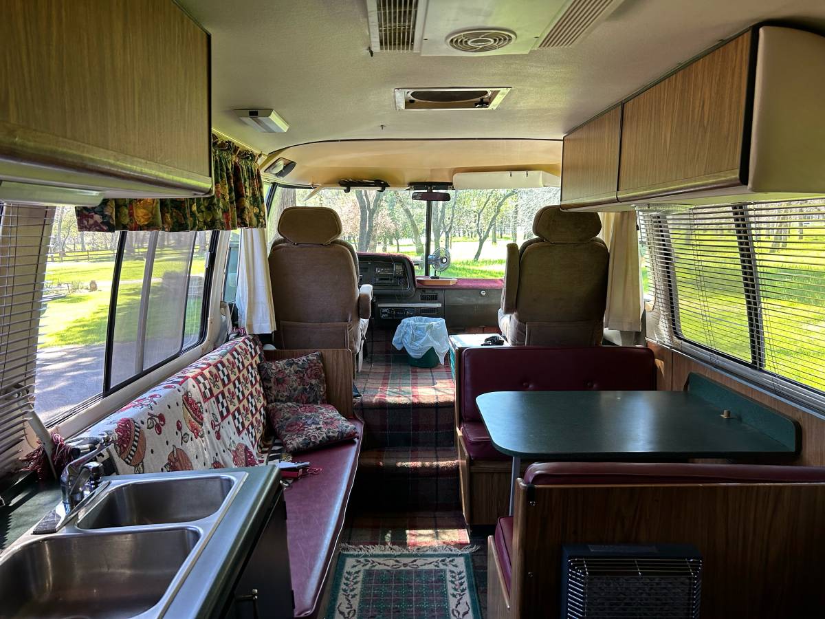 Gmc-motorhome-1973-custom-9