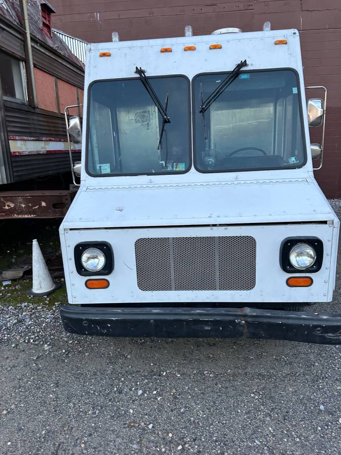 Gmc-p30-1991-custom-1