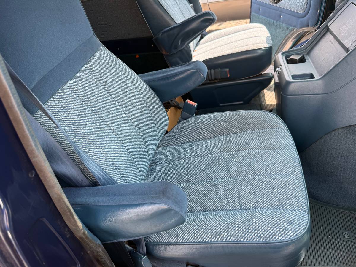 Gmc-rally-g2500-1994-blue-10