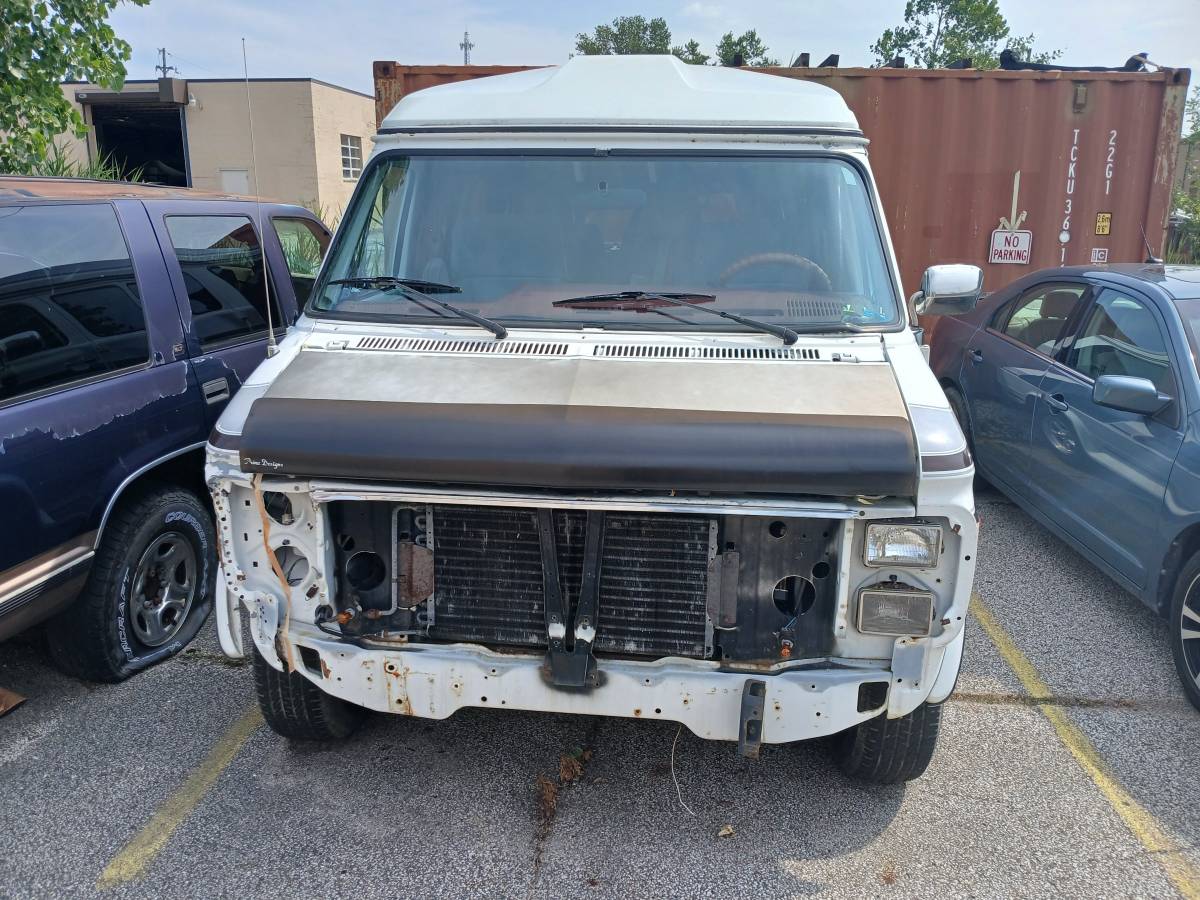 Gmc-rally-wagon-1990-1