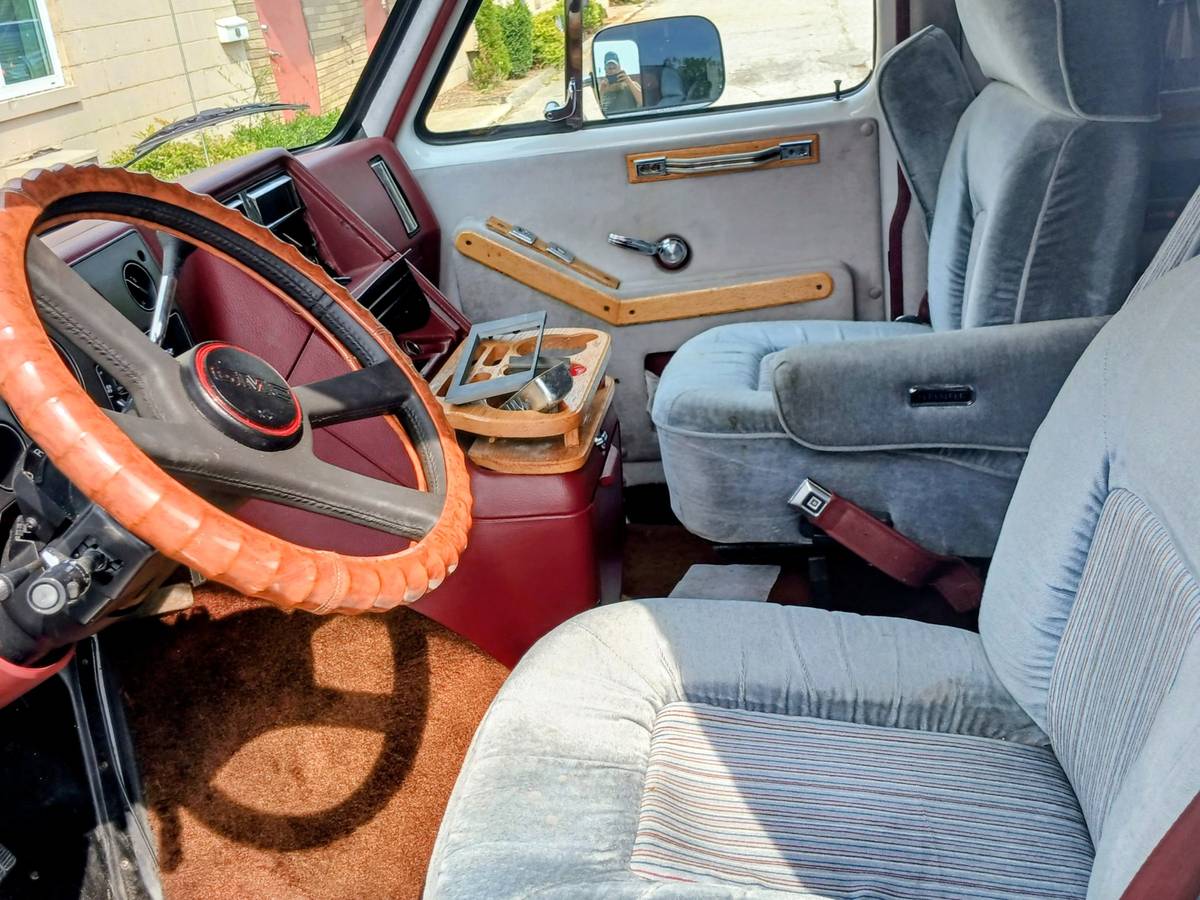 Gmc-rally-wagon-1990-7