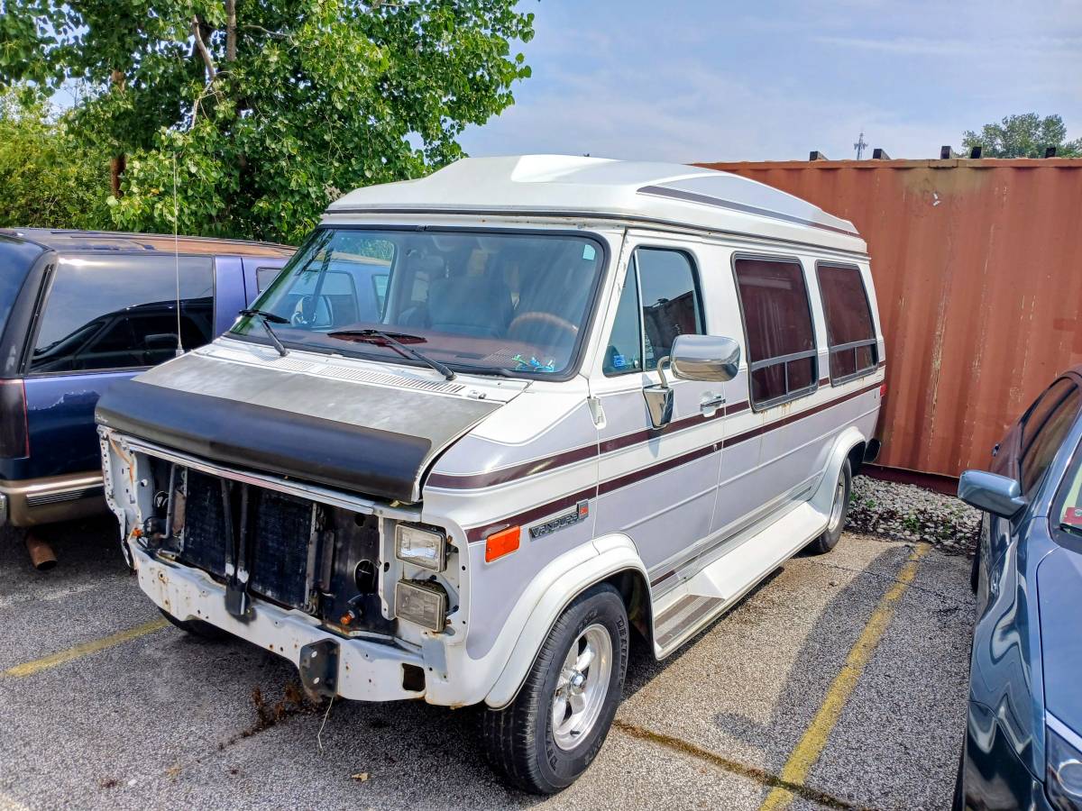 Gmc-rally-wagon-1990
