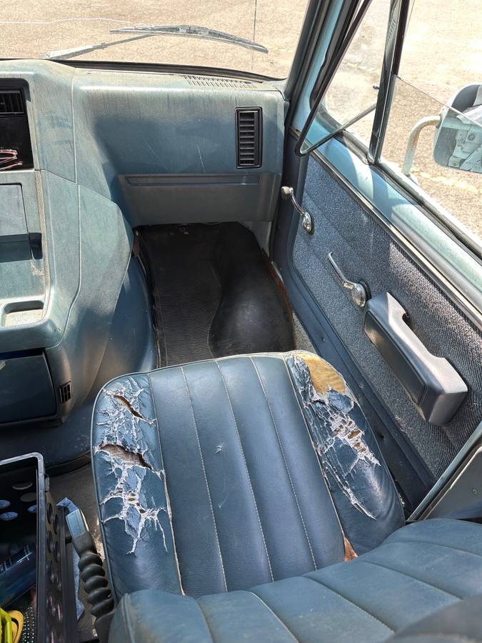Gmc-rally-wagon-1992-blue-16