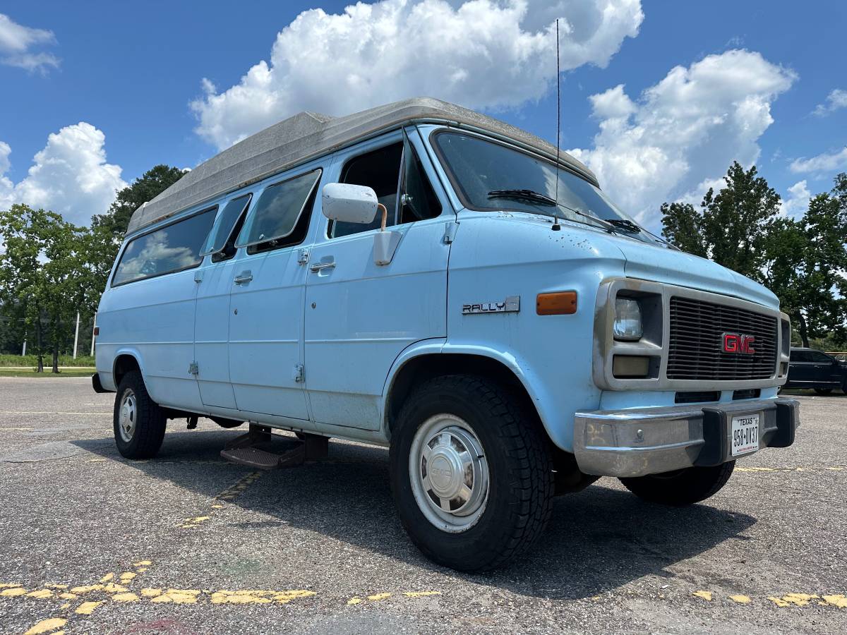 Gmc-rally-wagon-1992-blue