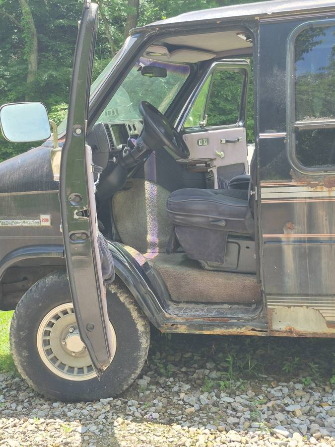 Gmc-rally-wagon-van-g2-1993-1