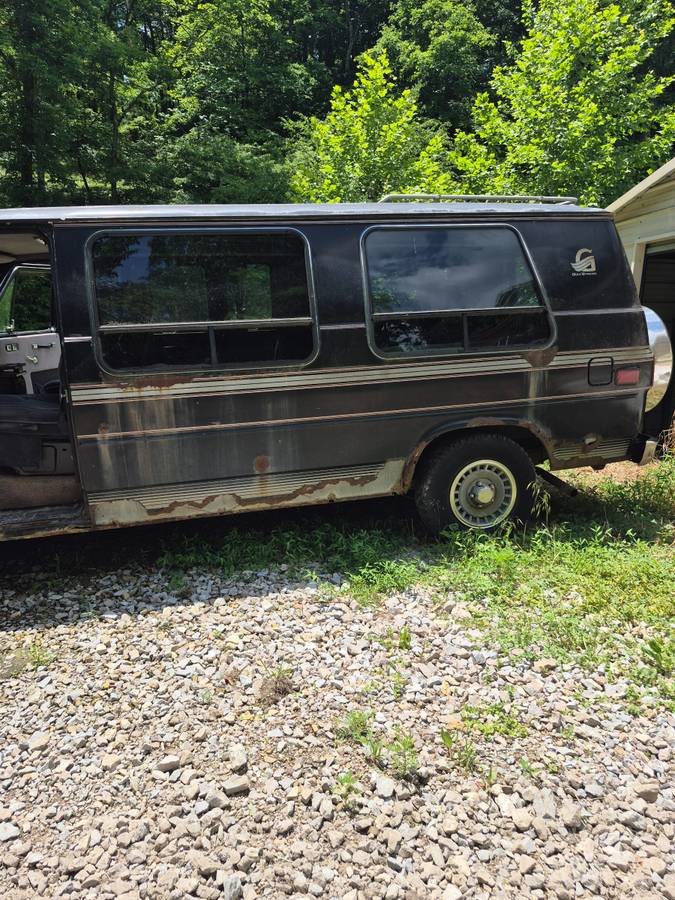 Gmc-rally-wagon-van-g2-1993-2