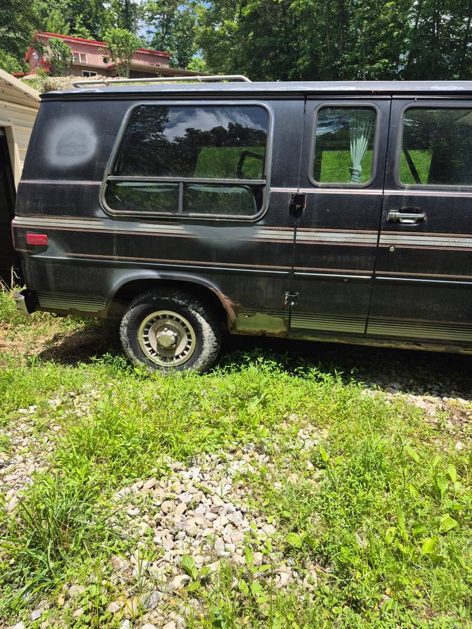 Gmc-rally-wagon-van-g2-1993-3