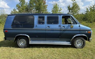 Gmc-rally-wagonvan-1987-blue-1