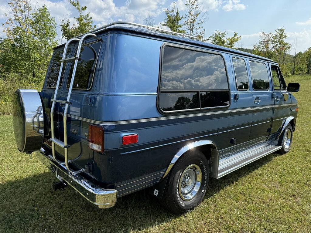 Gmc-rally-wagonvan-1987-blue-2