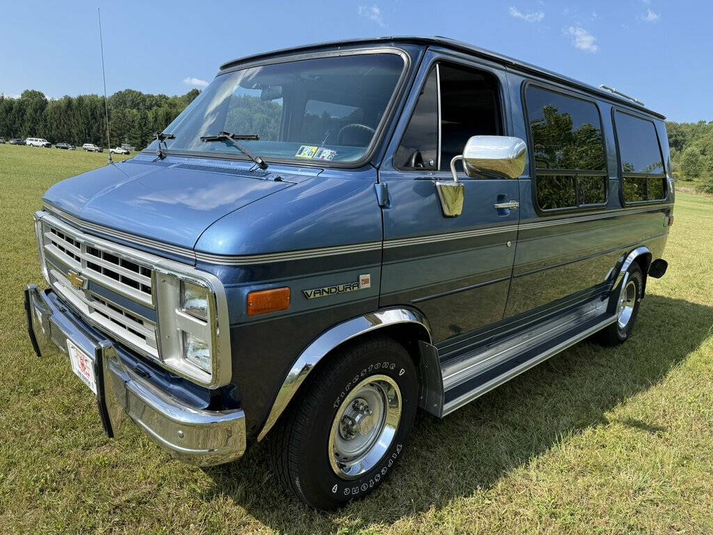 Gmc-rally-wagonvan-1987-blue-21