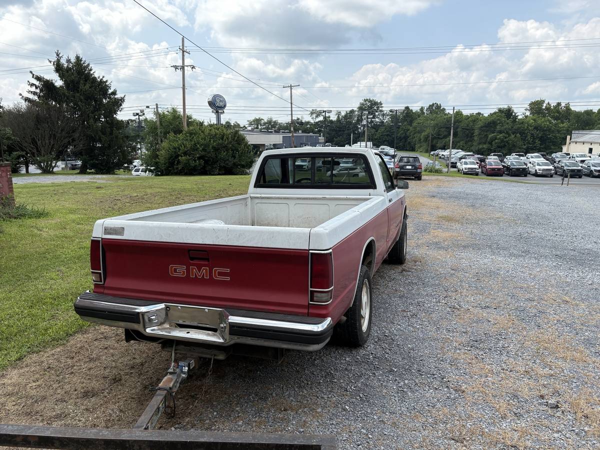 Gmc-s15-1984-red-3