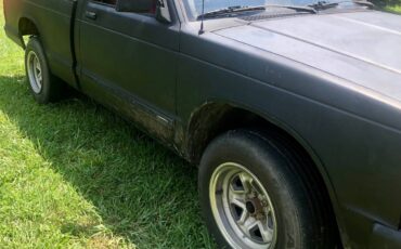 Gmc-s15-1985-black-1