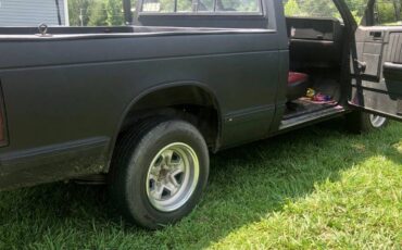Gmc-s15-1985-black-2