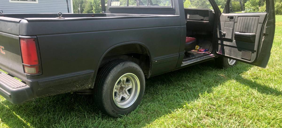 Gmc-s15-1985-black-2