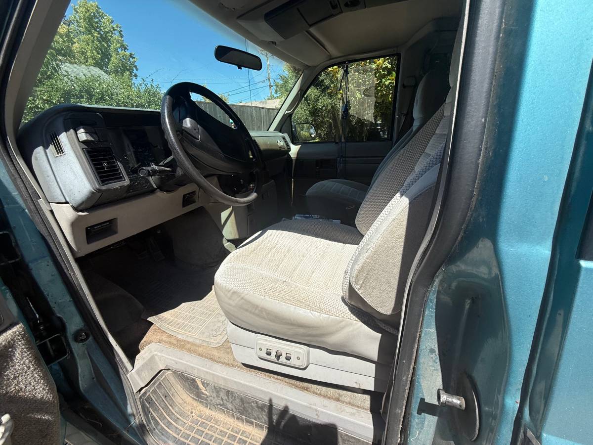 Gmc-safari-12-ton-nominal-1995-green-3