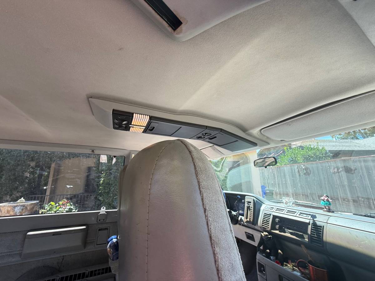 Gmc-safari-12-ton-nominal-1995-green-4
