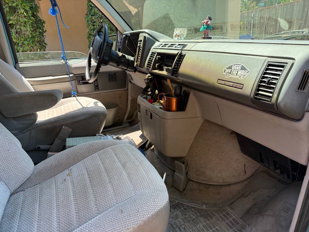 Gmc-safari-12-ton-nominal-1995-green-6