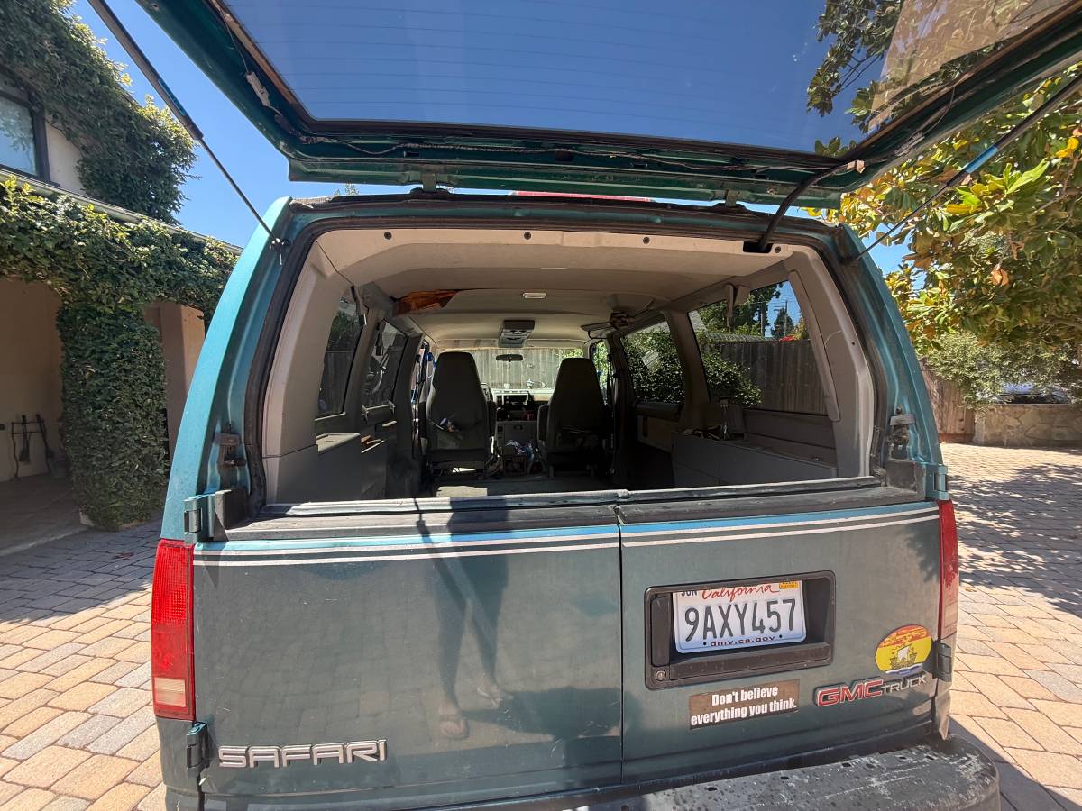 Gmc-safari-12-ton-nominal-1995-green-8