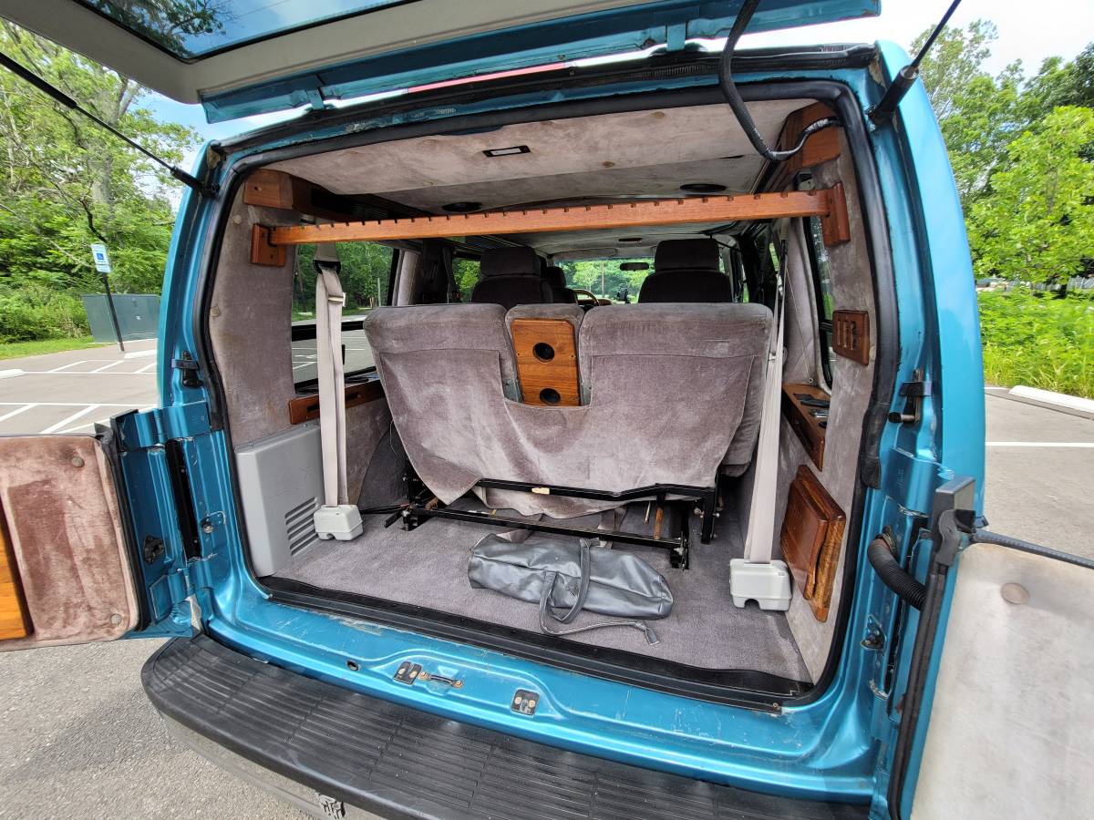 Gmc-safari-1994-blue-11