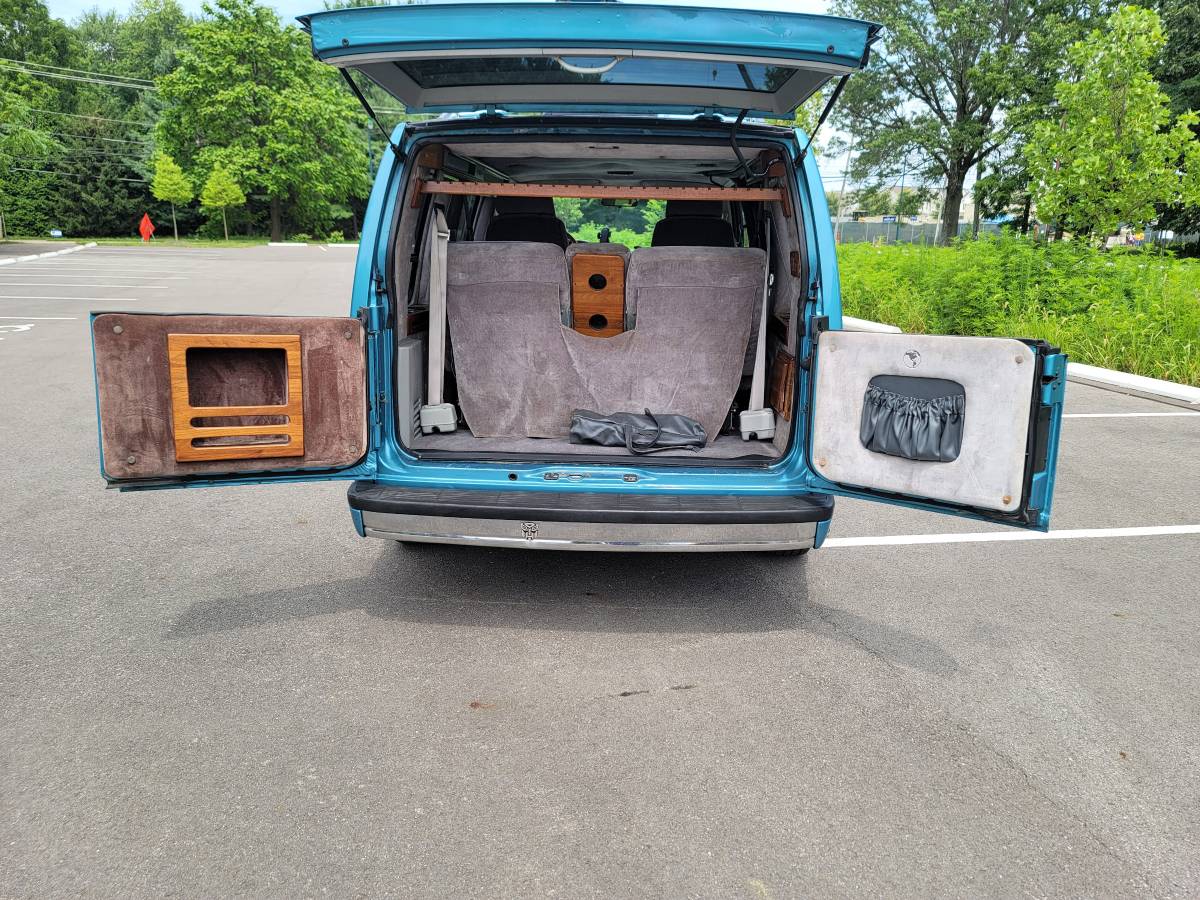 Gmc-safari-1994-blue-13