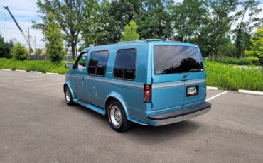 Gmc-safari-1994-blue-2
