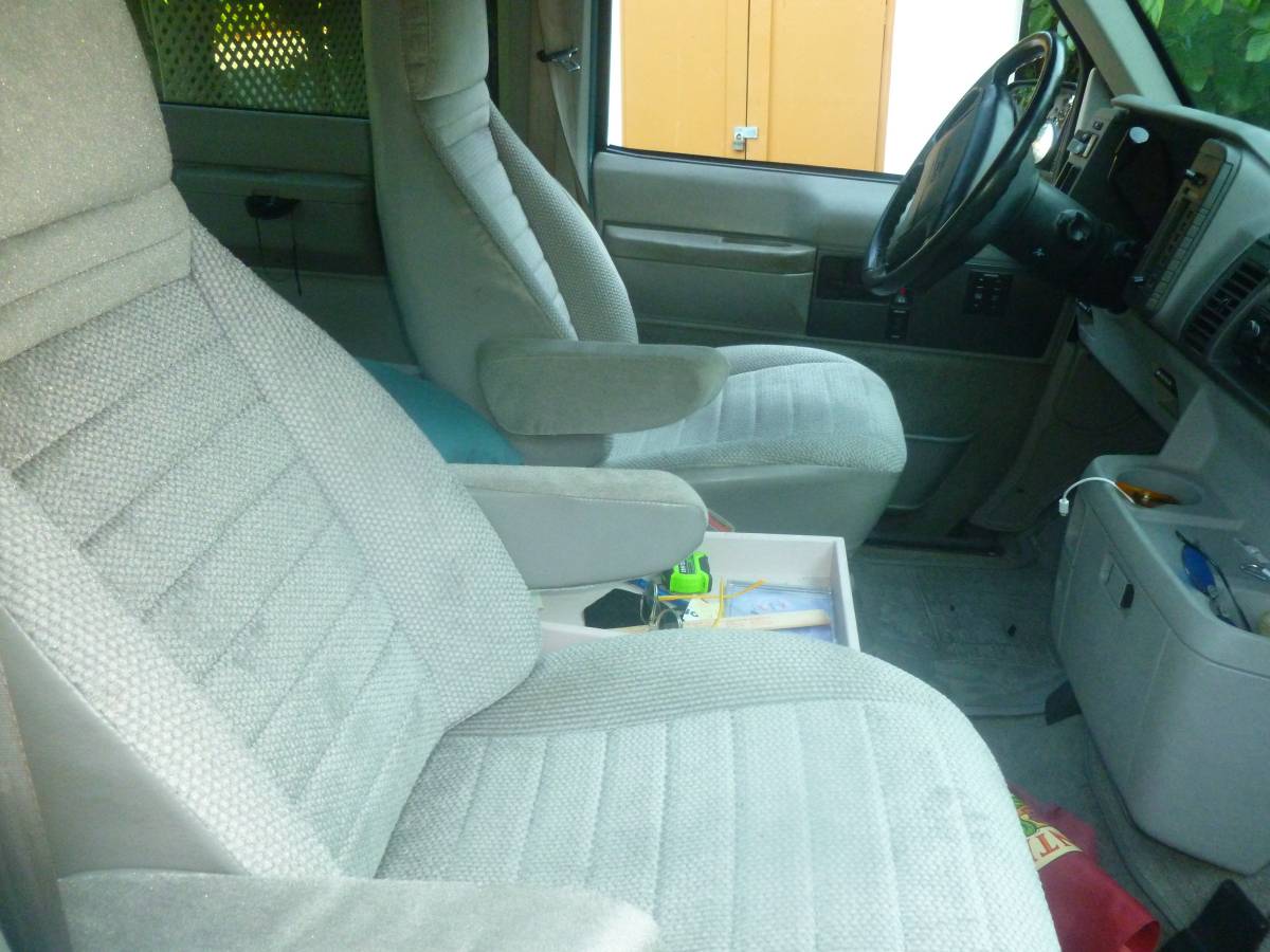 Gmc-safari-1994-blue-3