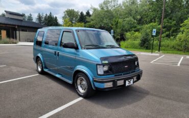 Gmc-safari-1994-blue