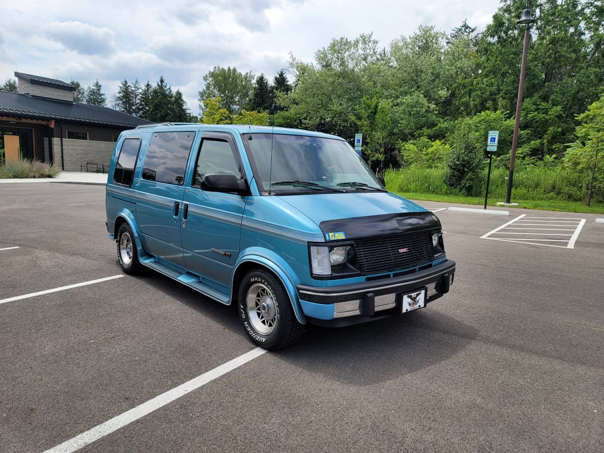 Gmc-safari-1994-blue