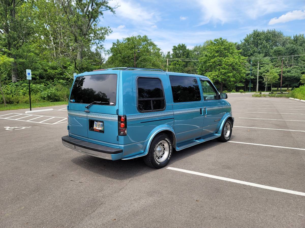 Gmc-safari-1994-blue-5