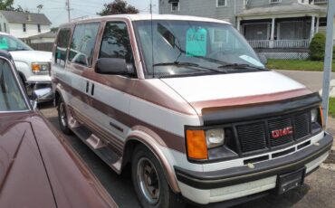 Gmc-safari-van-1991-white-1