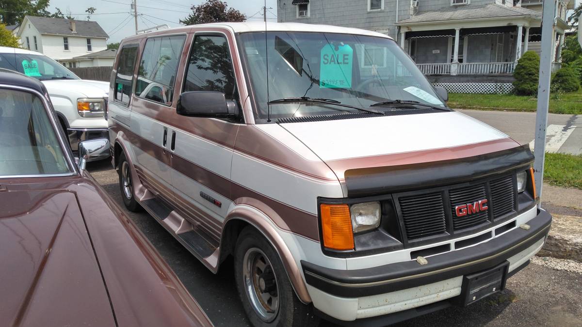 Gmc-safari-van-1991-white-1