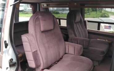 Gmc-safari-van-1991-white-10