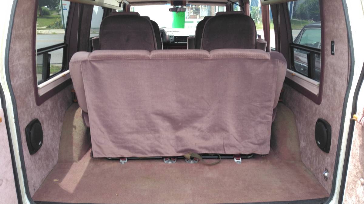 Gmc-safari-van-1991-white-11