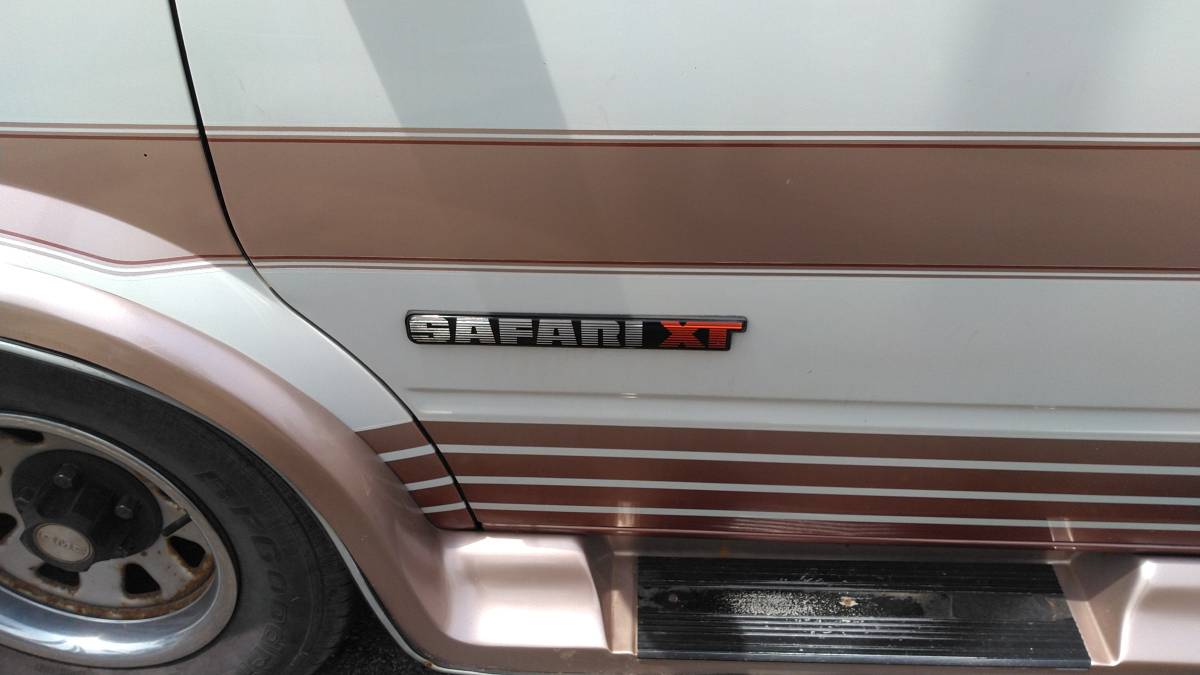 Gmc-safari-van-1991-white-2