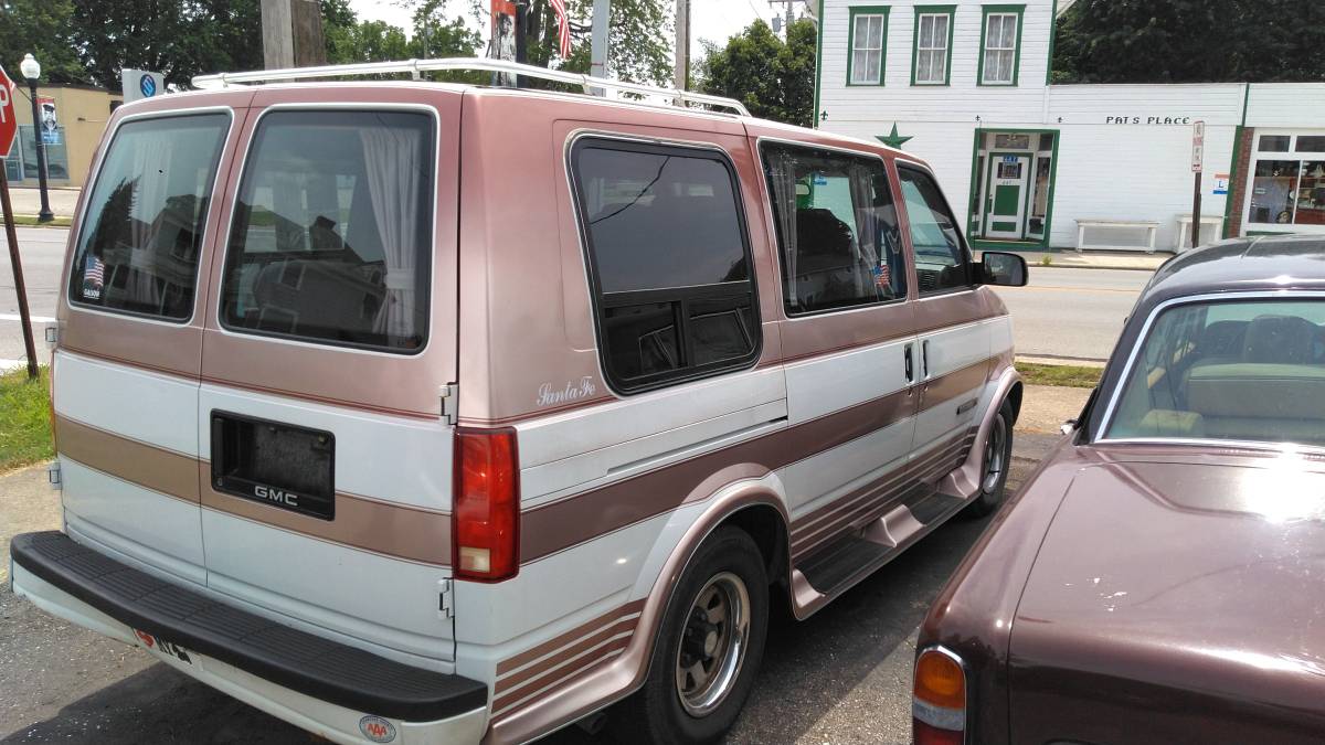 Gmc-safari-van-1991-white-4