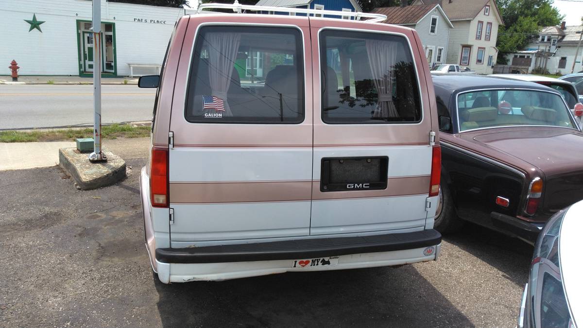 Gmc-safari-van-1991-white-5