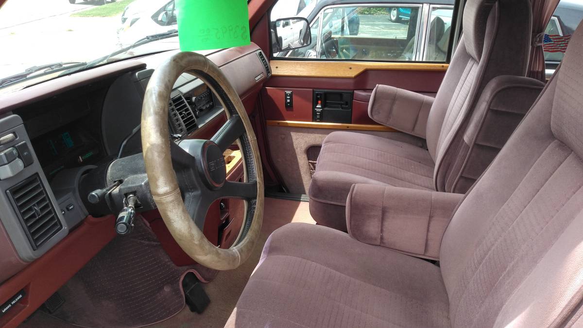 Gmc-safari-van-1991-white-7