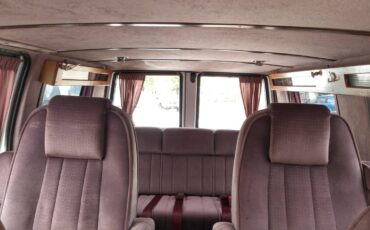 Gmc-safari-van-1991-white-8